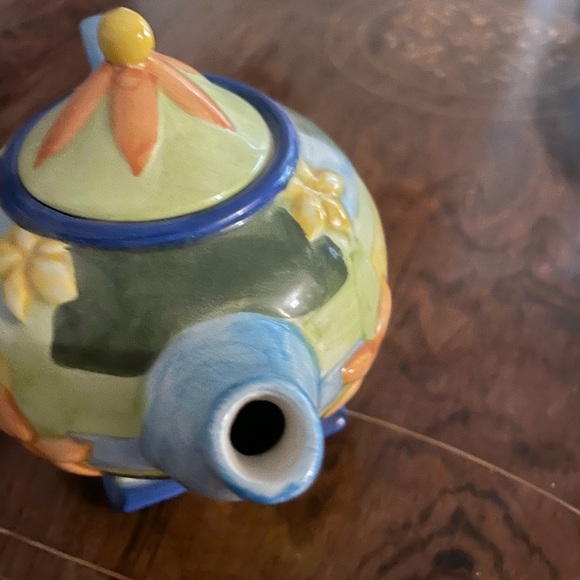 Oneida China Teapot - Picture 3 of 6